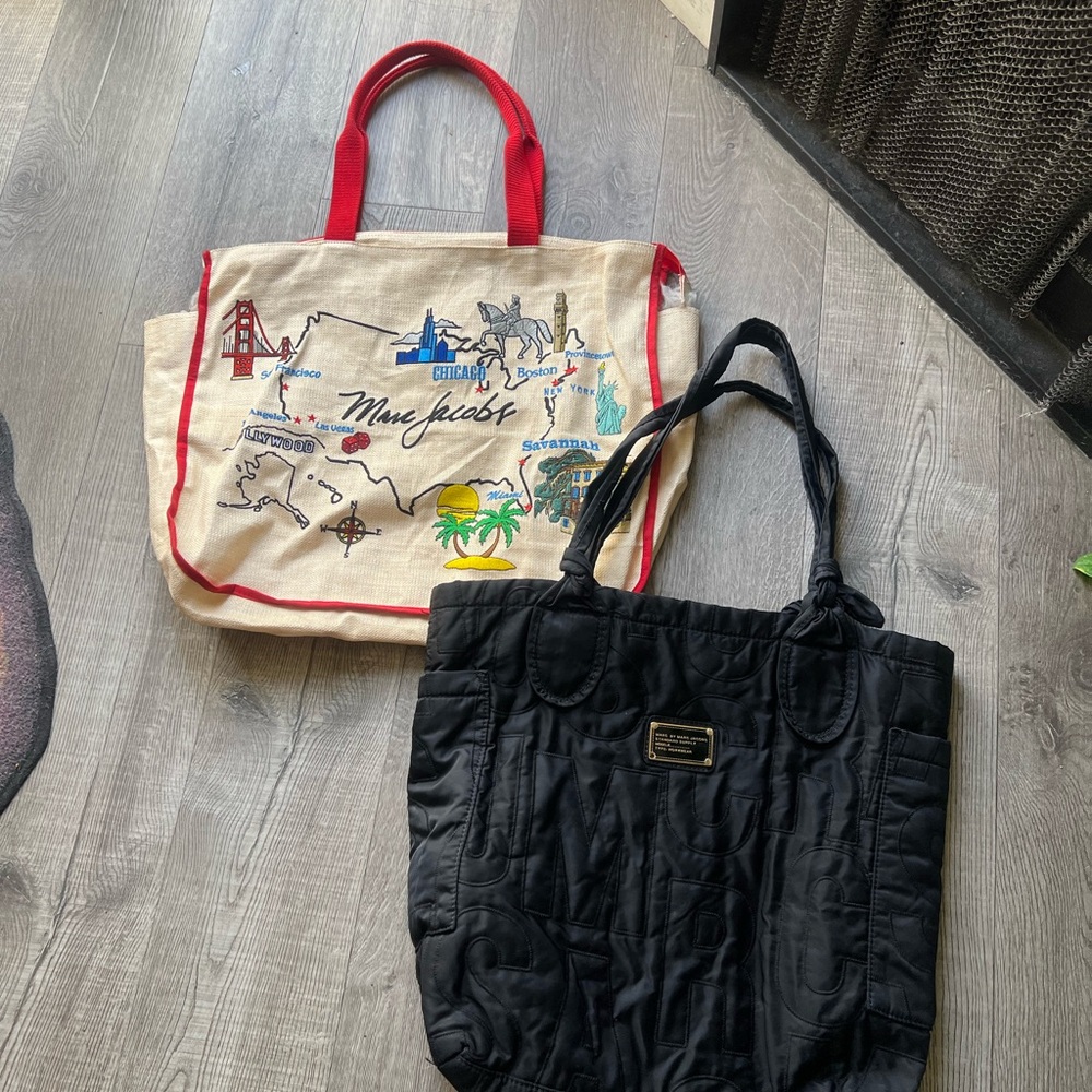 Marc Jacobs tote bags needs zipper